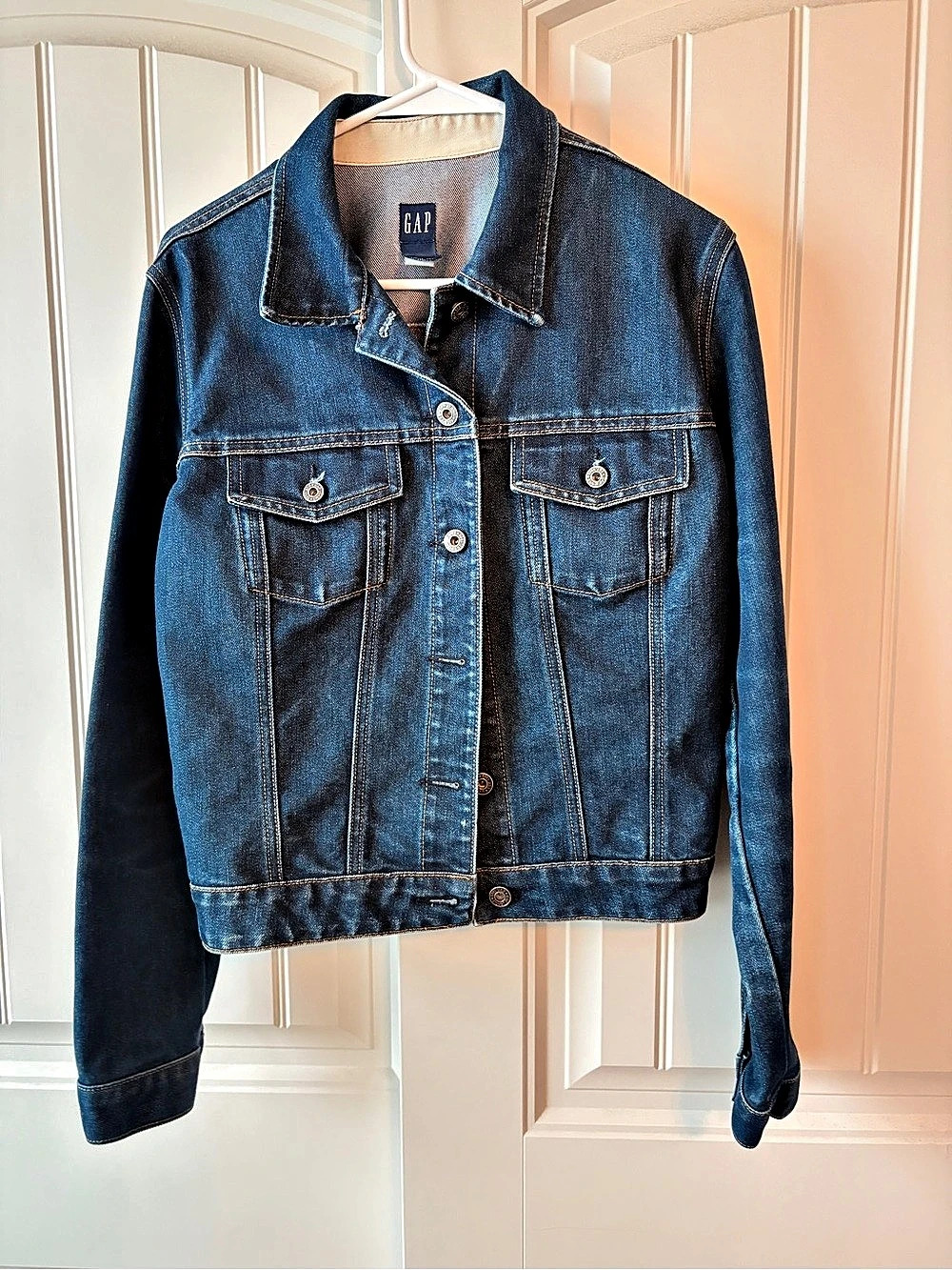 Gap Women's Denim Jacket in Blue Like New size Large